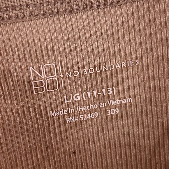 No Boundaries Tank Top Ribbed Scoopneck Spaghetti Strap Sleeveless Pullover Top - Picture 3 of 5